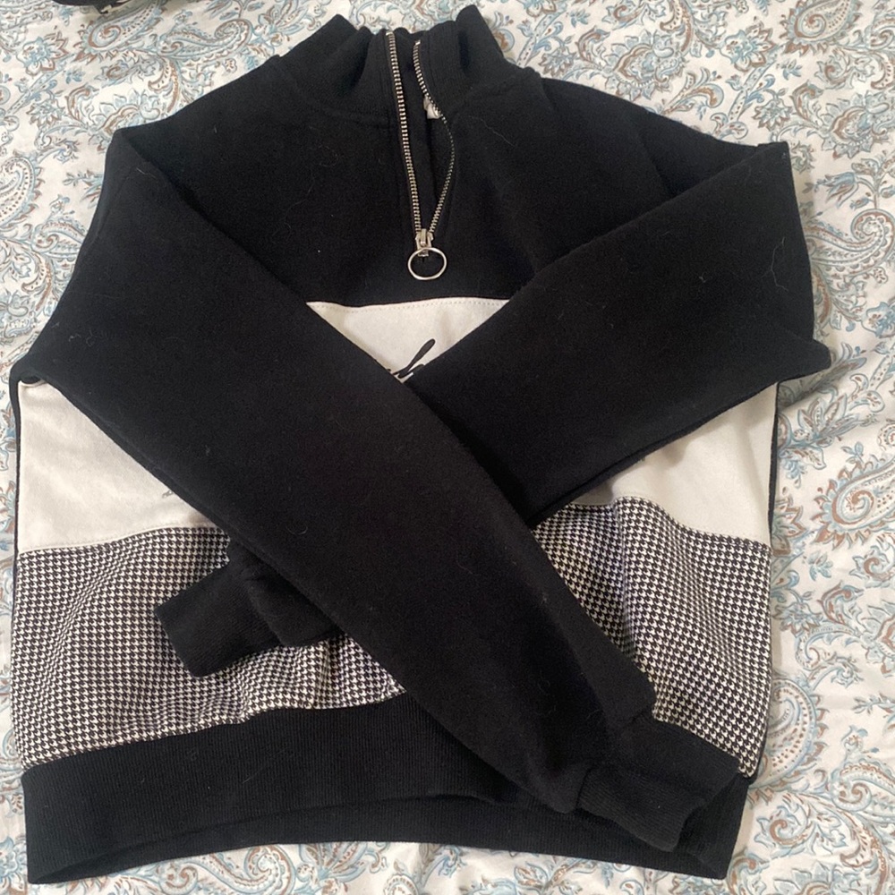 Black and White Sweater, 12/14